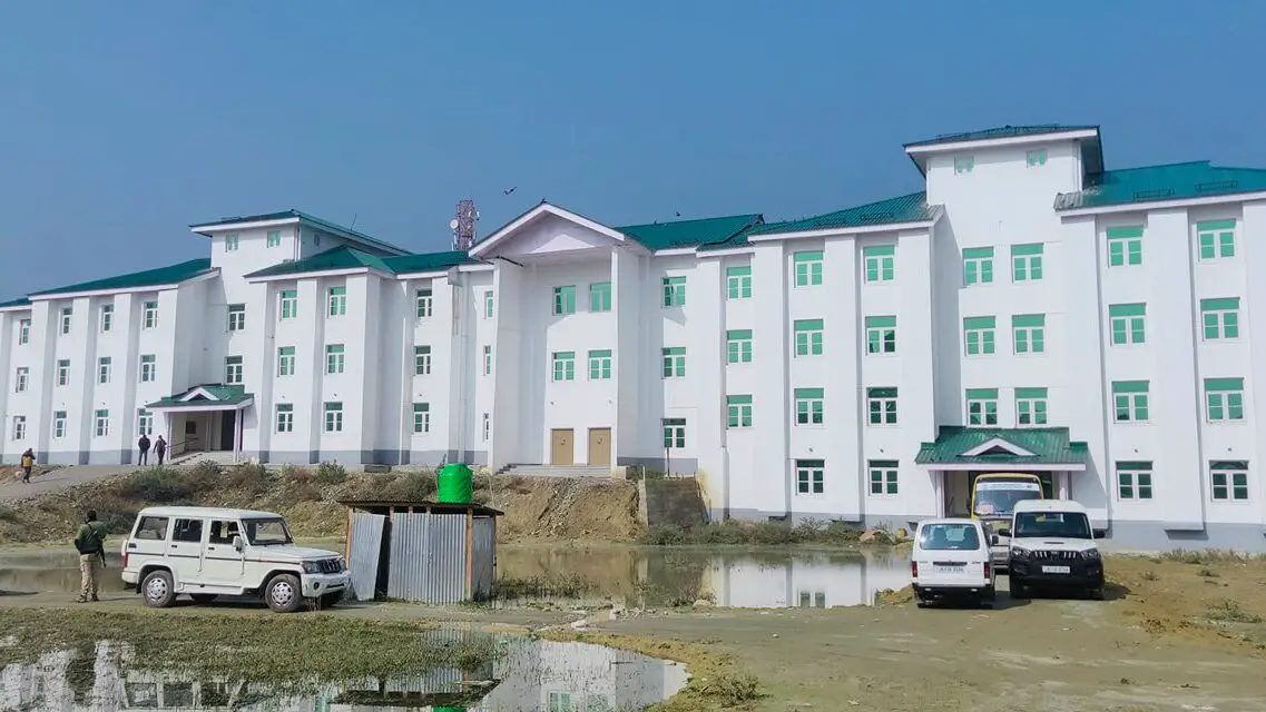 Alamdar Memorial College of Nursing & Medical Technology Pulwama is one of the famous nursing colleges in Jammu and Kashmir.